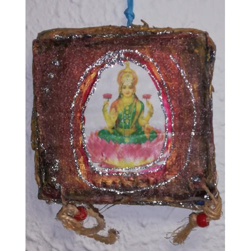Lakshmi z motivom denarja na hrbtni strani 11 x 11,5 cm