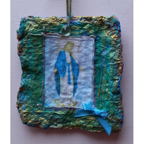 Devica Marija s ključem razsvetljenja lovilec sreče 12 x 11 cm