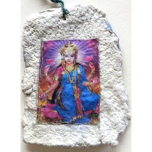 Lakshmi s simbolom partnerske ljubezni na zadnji strani