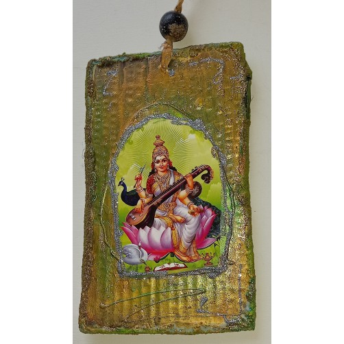 Saraswati, boginja modrosti z angelom na hrbtni strani, 19 x 11 cm