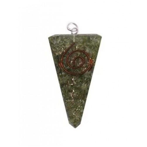Epidot s spiralnim simbolom iz bakra, ogrlica v darilni škatli